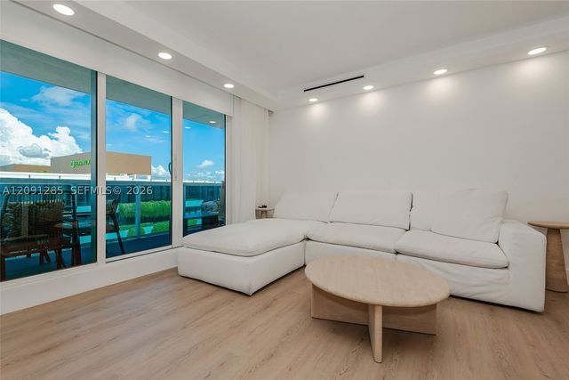 2301 Collins Ave 834, Miami Beach, FL 33139