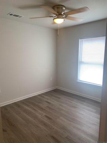 516 Live Oak Blvd, Baton Rouge, LA 70806