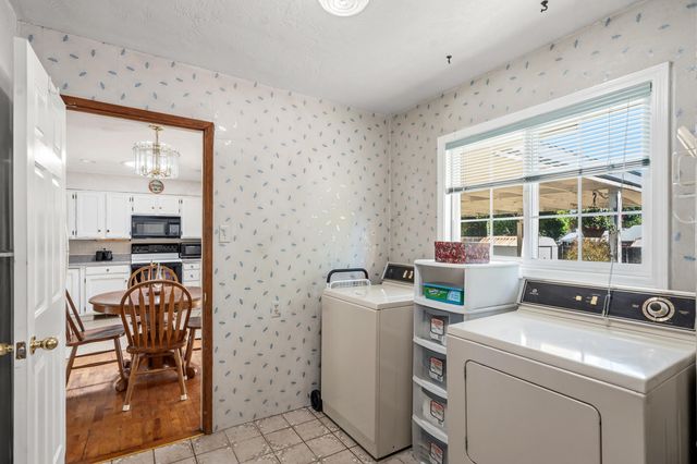 110 N 2nd Street, Talent, OR 97540