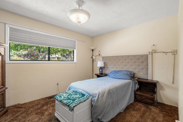 110 N 2nd Street, Talent, OR 97540