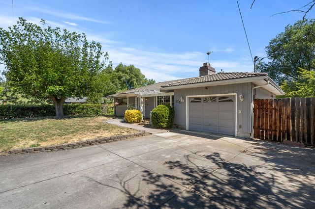 110 N 2nd Street, Talent, OR 97540