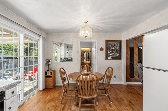 110 N 2nd Street, Talent, OR 97540