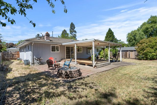 110 N 2nd Street, Talent, OR 97540