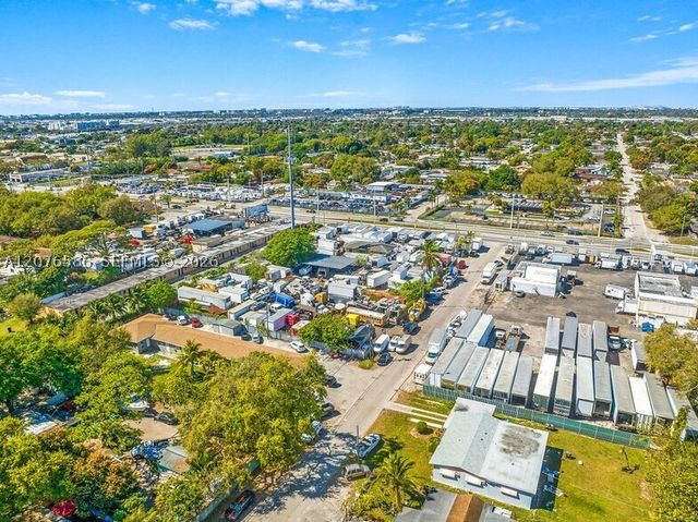 8975 NW 27th Ave, Miami, FL 33147