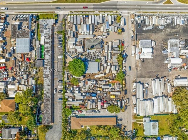 8975 NW 27th Ave, Miami, FL 33147