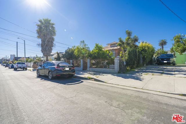 1139 S Kingsley Drive, Los Angeles, CA 90006