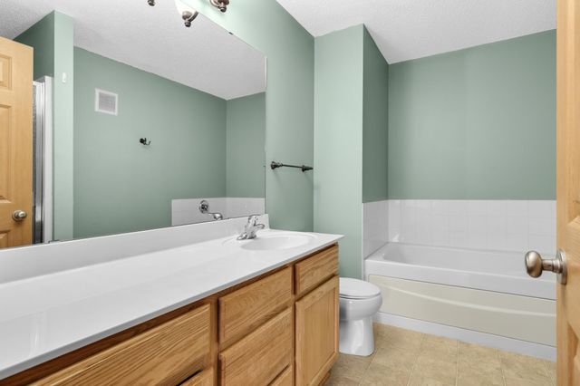 6604 Pine Crest Trail S, Cottage Grove, MN 55016