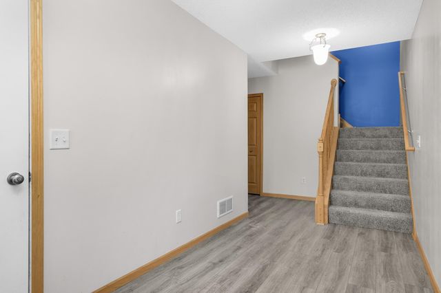 6604 Pine Crest Trail S, Cottage Grove, MN 55016