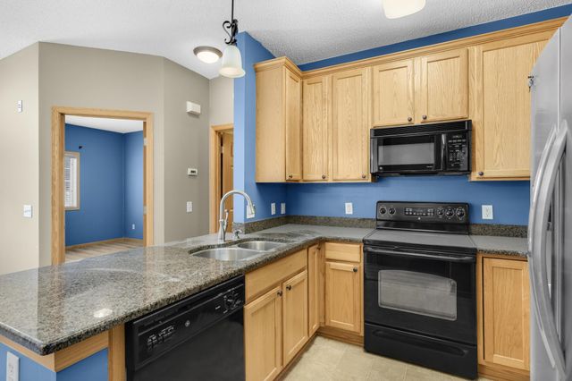 6604 Pine Crest Trail S, Cottage Grove, MN 55016