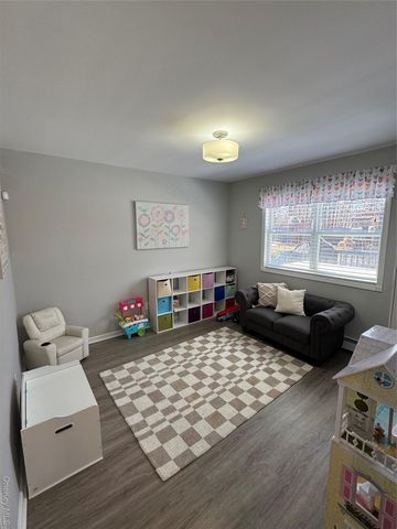 20 Jennifers Path, Westhampton Beach, NY 11978