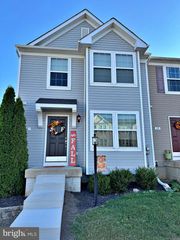 11 CHILLINGHAM CT, Martinsburg, WV 25405