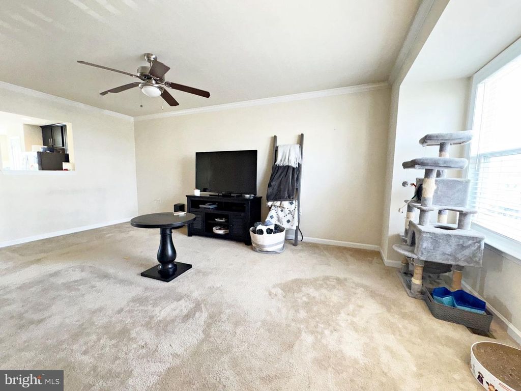 Image 2 of property listing at 11 CHILLINGHAM CT, Martinsburg, WV 25405