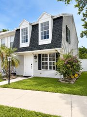 218 Old English Drive, Jupiter, FL 33458