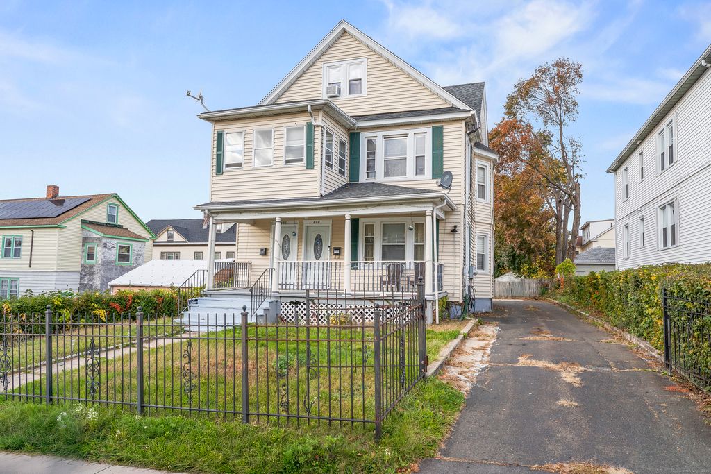 218 Holcomb Street, Hartford, CT 06112