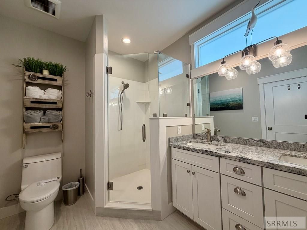 Image 11 of property listing at 141 Creekside Lane, Swan Valley, ID 83449