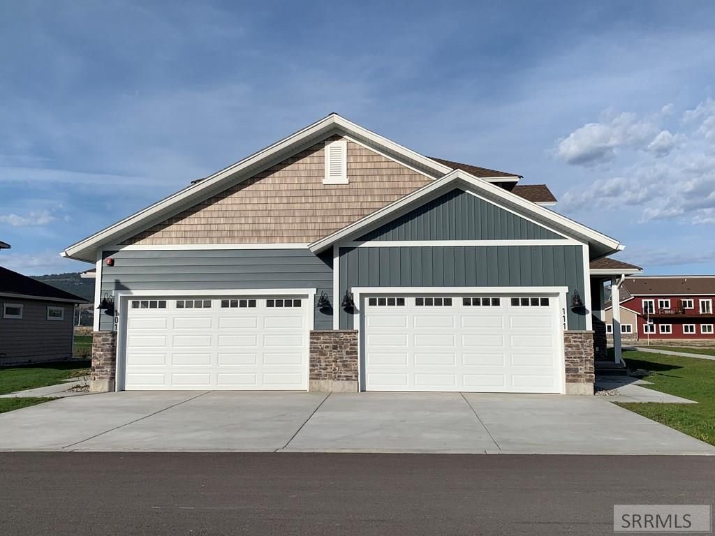 Image 2 of property listing at 141 Creekside Lane, Swan Valley, ID 83449