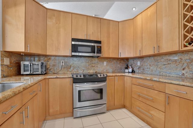 19348 Cherry Hills Terrace, Boca Raton, FL 33498