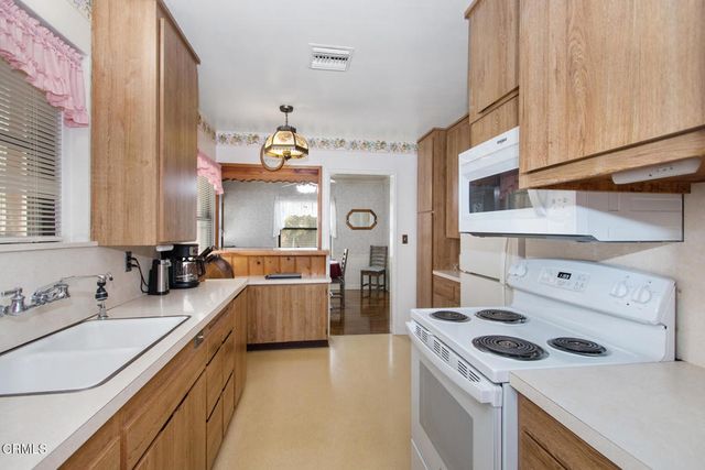 2837 Estado Street, Pasadena, CA 91107