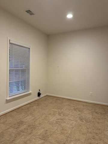 13031 ROSE PETAL CIR, Herndon, VA 20171
