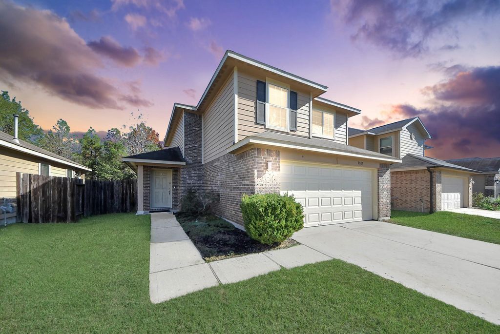 9967 Sterling Place Drive, Conroe, TX 77303