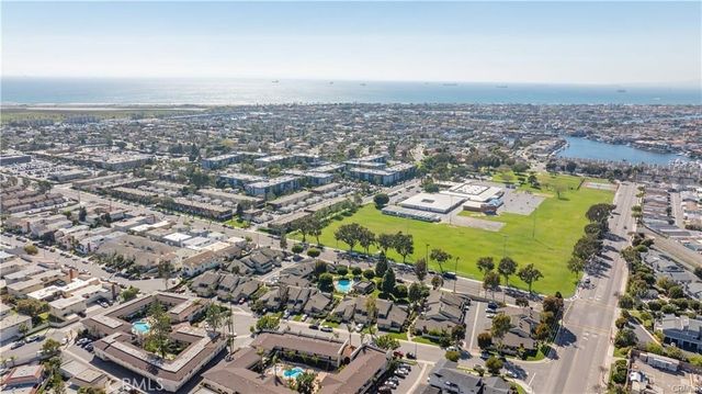 16611 Sell 24, Huntington Beach, CA 92649