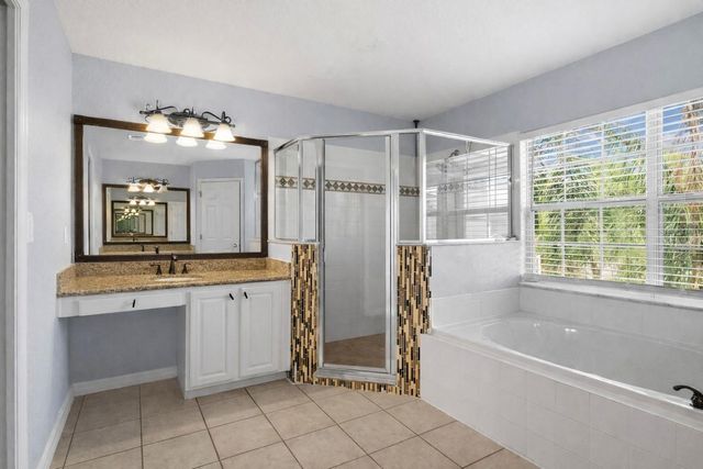 2264 STONE CROSS CIRCLE, Orlando, FL 32828