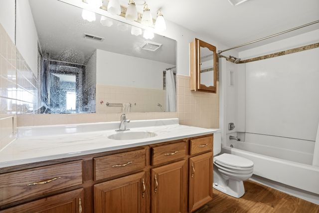 2371 Deerpath Drive 305, Schererville, IN 46375
