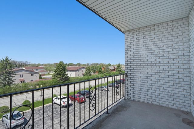 2371 Deerpath Drive 305, Schererville, IN 46375