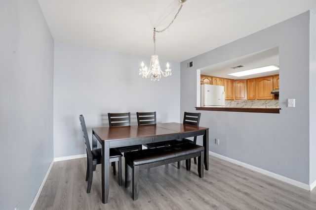 2371 Deerpath Drive 305, Schererville, IN 46375