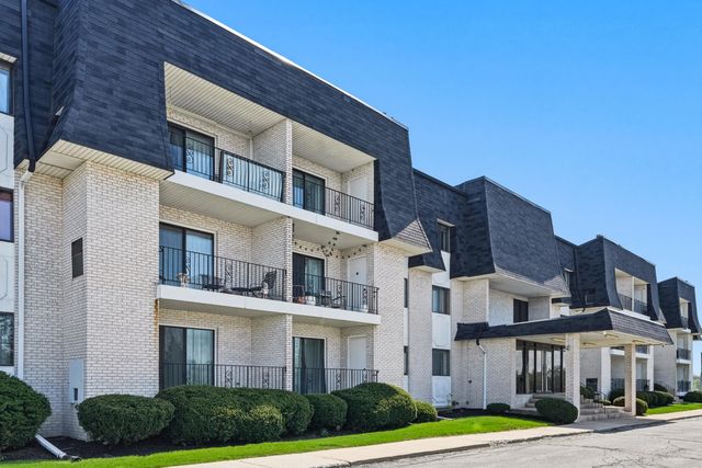 2371 Deerpath Drive 305, Schererville, IN 46375