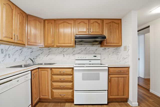 2371 Deerpath Drive 305, Schererville, IN 46375
