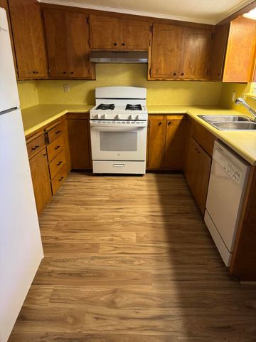 1717 Deer Creek Road, Shasta Lake, CA 96019