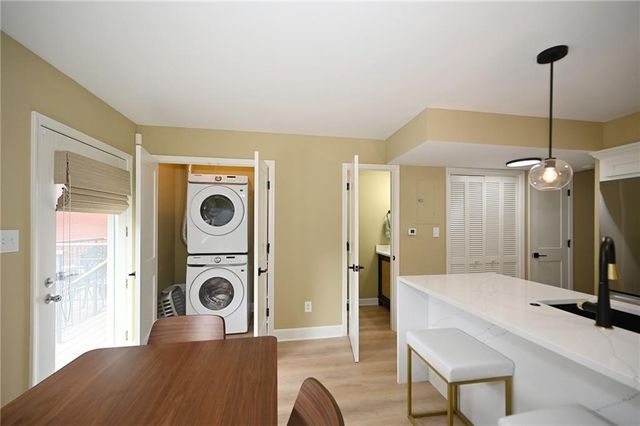 441 W 10th Street, Kansas City, MO 64105