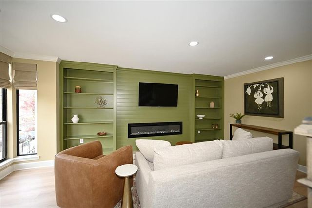 441 W 10th Street, Kansas City, MO 64105