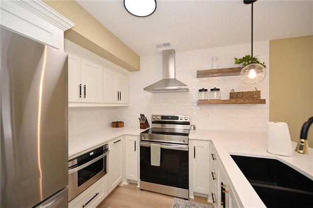 441 W 10th Street, Kansas City, MO 64105