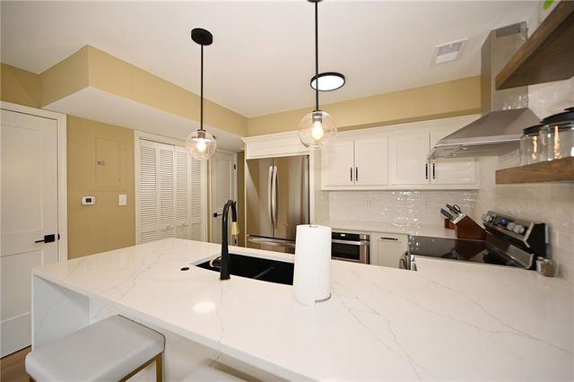 441 W 10th Street, Kansas City, MO 64105