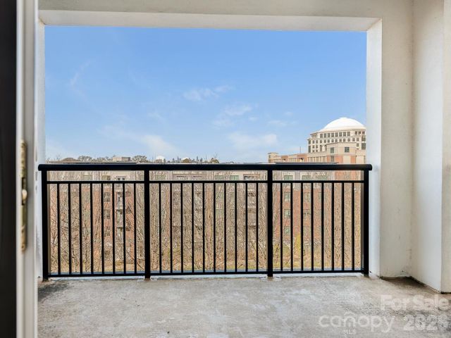 4625 Piedmont Row Drive 615, Charlotte, NC 28210