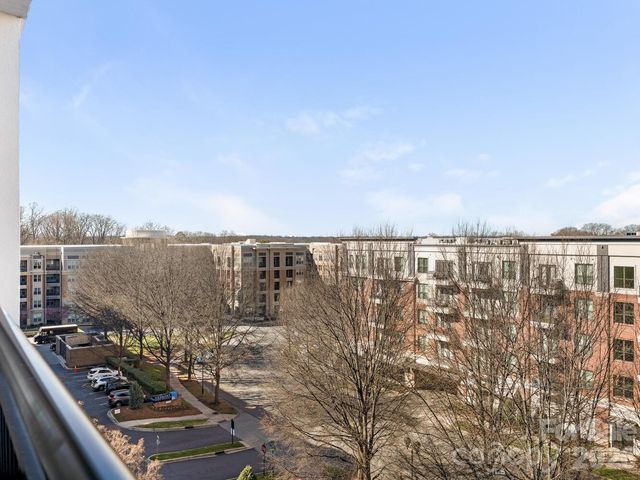 4625 Piedmont Row Drive 615, Charlotte, NC 28210
