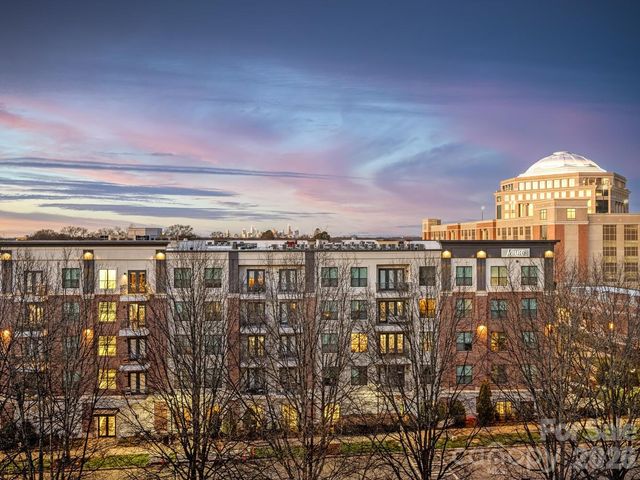 4625 Piedmont Row Drive 615, Charlotte, NC 28210