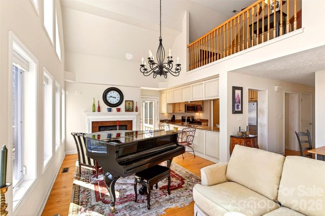 741 Blue Ridge Drive N, Marion, NC 28752