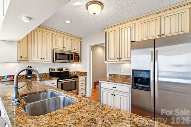 741 Blue Ridge Drive N, Marion, NC 28752