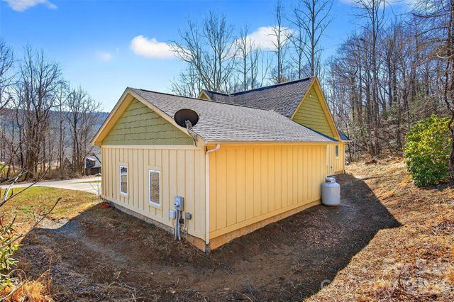 741 Blue Ridge Drive N, Marion, NC 28752