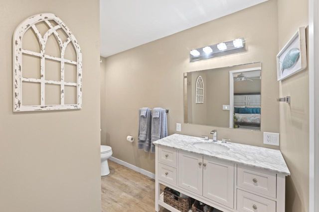 987 Lake Country COURT, Oconomowoc, WI 53066