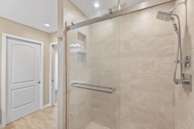 987 Lake Country COURT, Oconomowoc, WI 53066