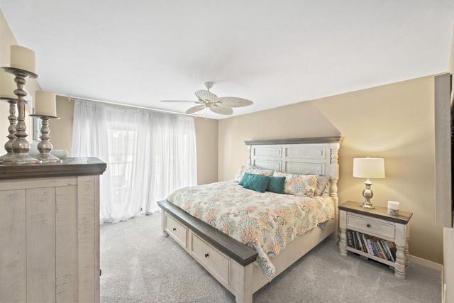 987 Lake Country COURT, Oconomowoc, WI 53066