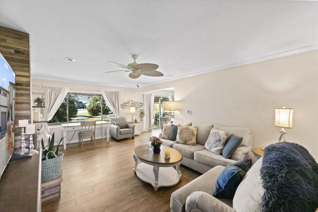 987 Lake Country COURT, Oconomowoc, WI 53066