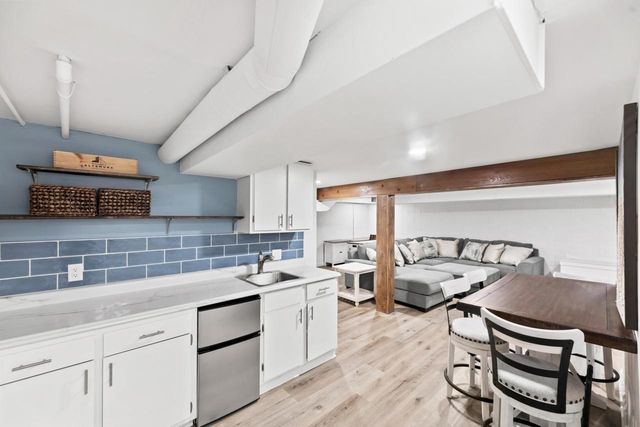 987 Lake Country COURT, Oconomowoc, WI 53066