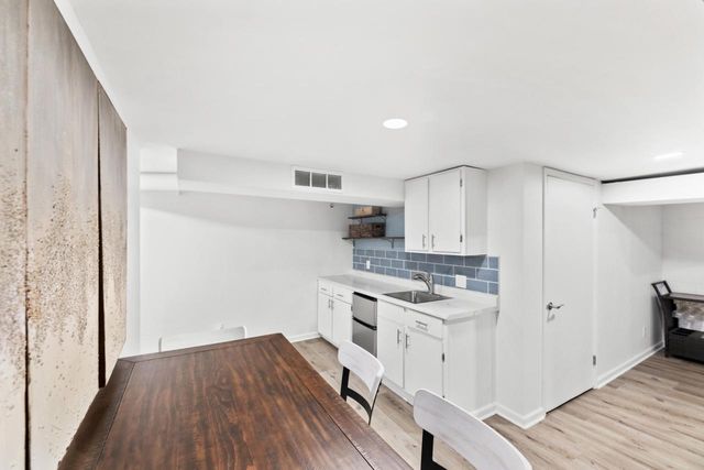 987 Lake Country COURT, Oconomowoc, WI 53066