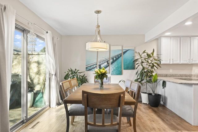 987 Lake Country COURT, Oconomowoc, WI 53066