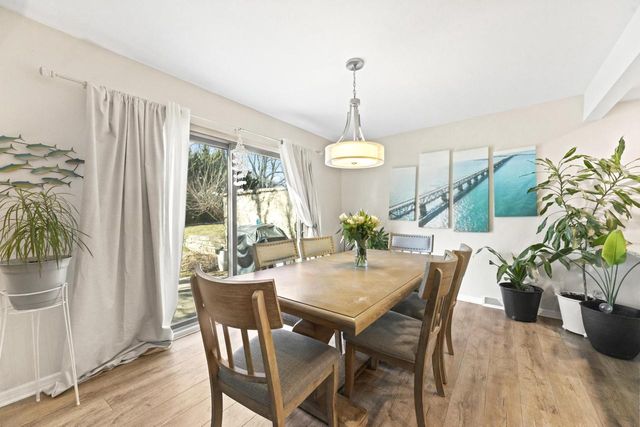 987 Lake Country COURT, Oconomowoc, WI 53066